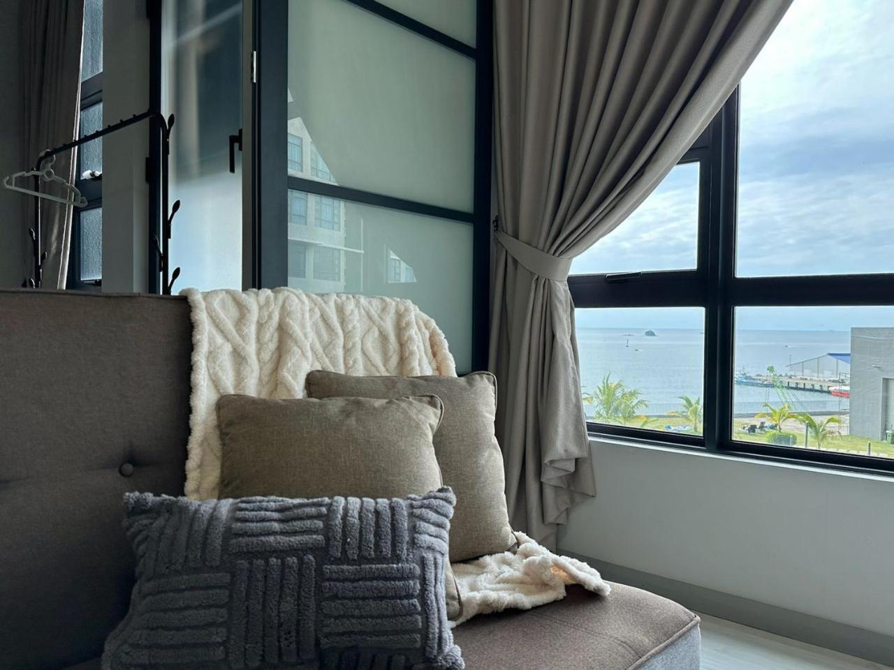 Jesselton Quay Sea & Pool View For 6 Pax Apartment Kota Kinabalu Exterior photo